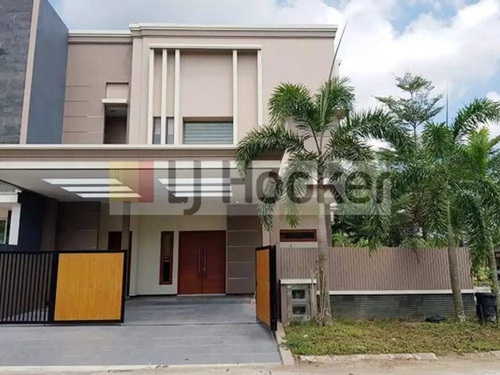 Rumah Mewah Hook Furnished Di Taman Golf Residence