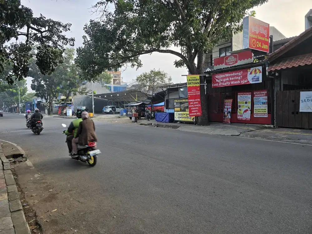 rumah pinggir jalan kencanaloka BSD City Tangsel cocok untuk usaha