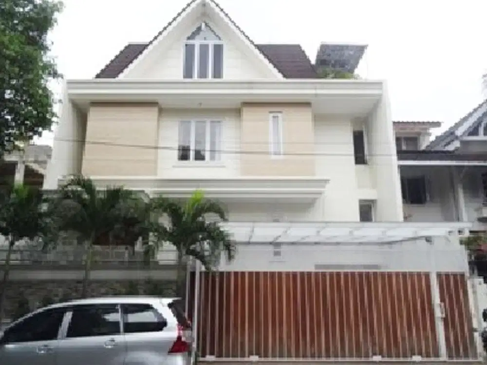 Jual rumah di Ponfok Indah Jakarta selatan (RW)