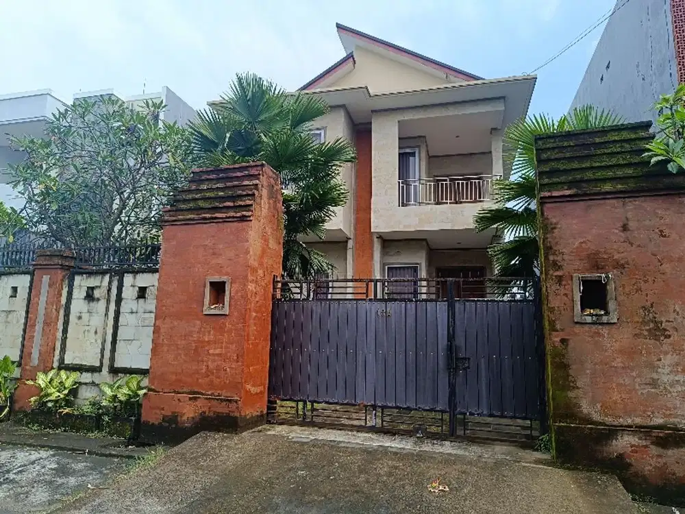 rumah luas di renon