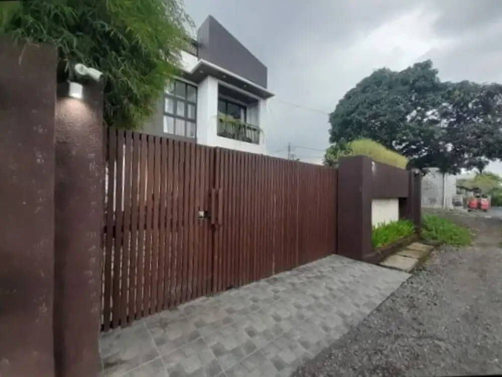 Villa Modern Tropis di Bitera Dekat Taman Kota Gianyar