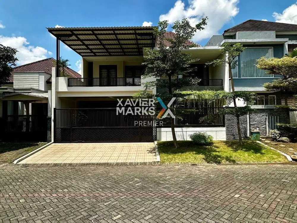 Dijual Rumah Sejuk Modern Tropis Konsep Villa  Di Taman Golf Araya Mal