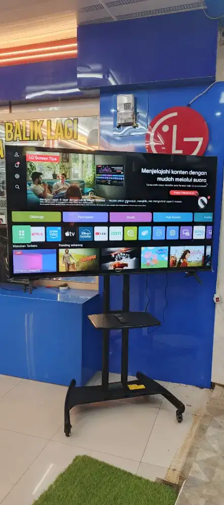 LG 65 INC SMART TV UT80 FREE STANDING BRACKET