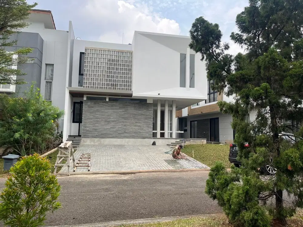 Dijual Rumah  Baru , Mewah dan Sangat Strategis  di The Icon BSD