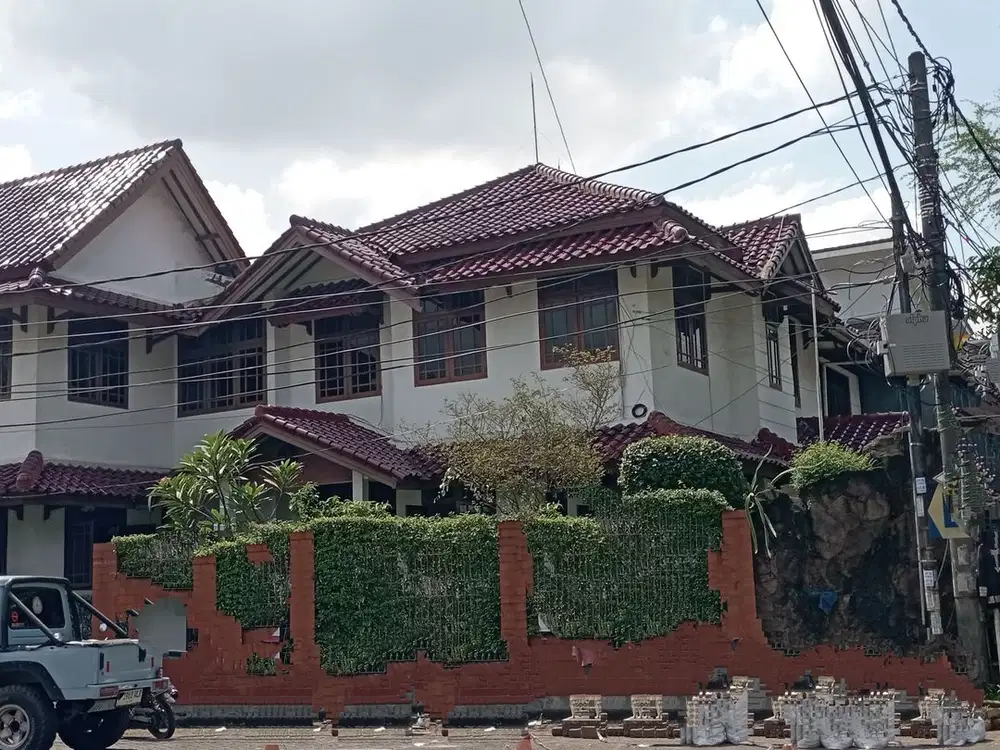 Dijual Rumah untuk Kantor di Jalan Utama Villa Melati Mas Serpong