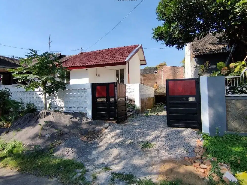 Dijual Rumah Villa Cantik Nyaman dan Luas di Cemorokandang, Malang