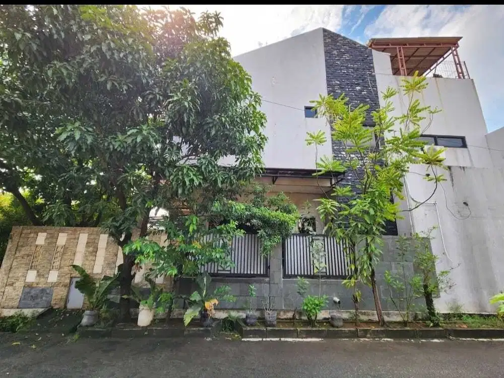 Rumah Hook 2 Lantai di Perumahan Green Garden, Rorotan, Jakarta Utara