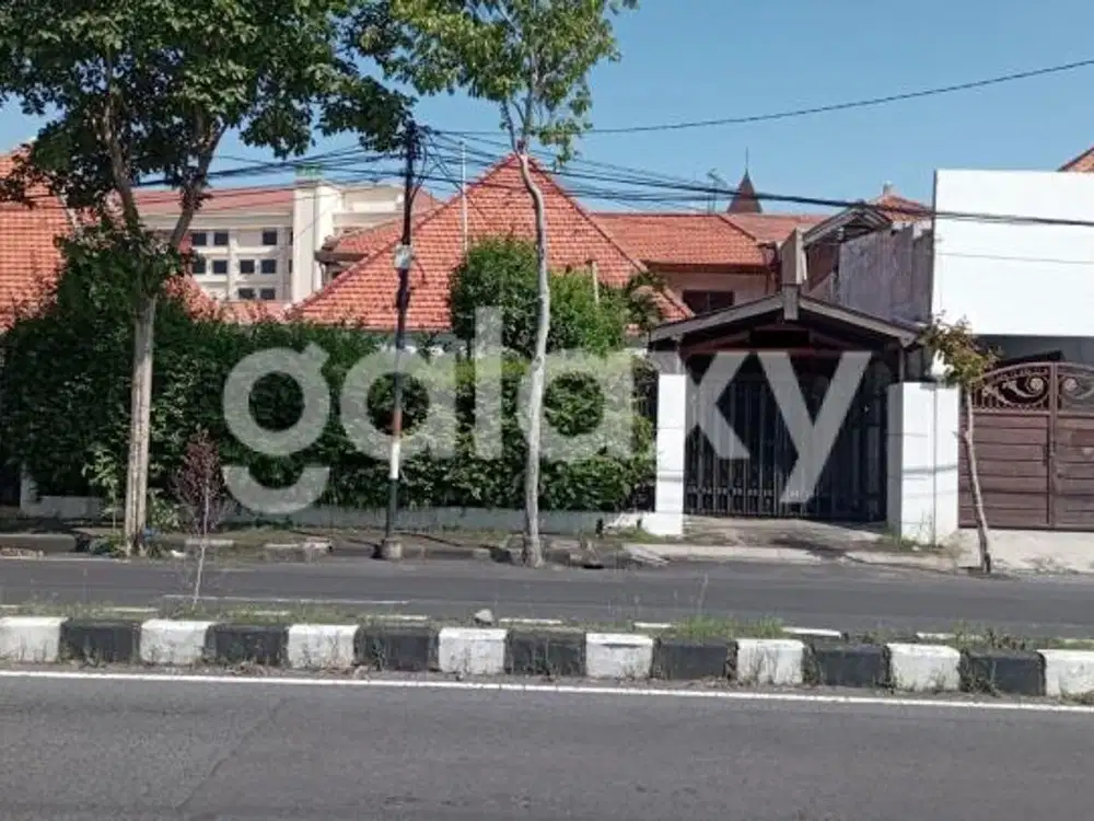 Dijual Rumah di Jalan Raya Kutai, Tengah Kota Surabaya