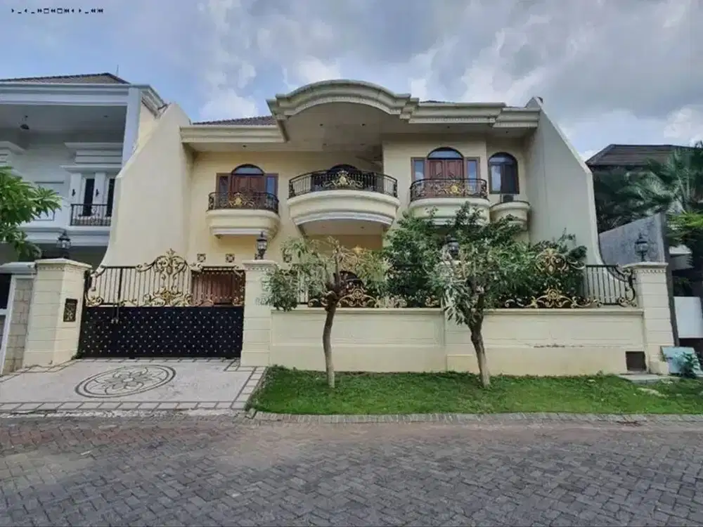 Rumah Villa Royal Pakuwon City siap huni surabaya timur