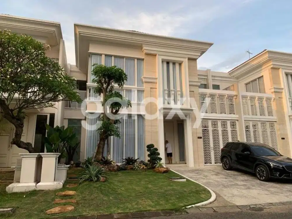 Rumah Lariz wood Pakuwon indah Surabaya