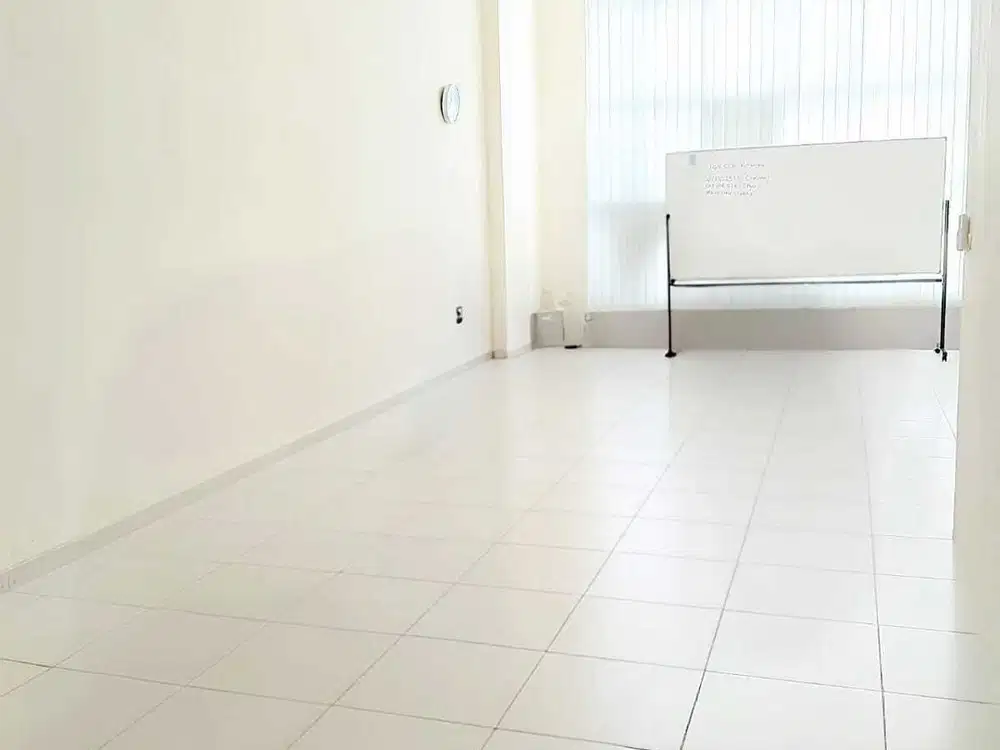 Ruang Kantor Lantai 2 di Ruko Metland Menteng, Cakung, Jakarta Timur