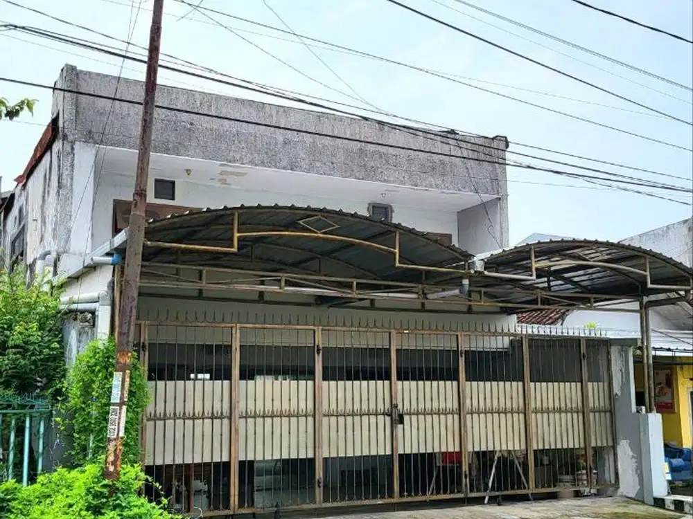 Dijual Rumah Usaha, Rumah 2 Lantai di Daerah Ciliwung, Purwantoro, Blimbing Malang Kota