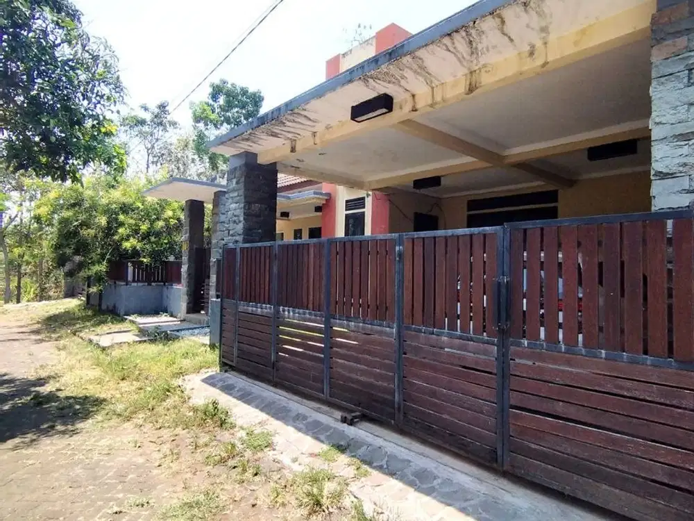 Dijual Rumah Cakep Semi Furnish & Harga Miring di Tidar, Sukun Malang