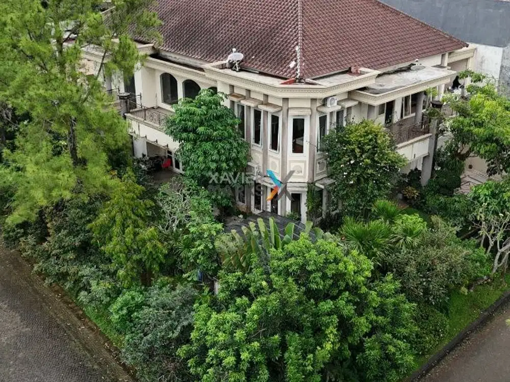 Dijual Rumah Tropis Modern Mewah & Megah di Villa Puncak Tidar Malang