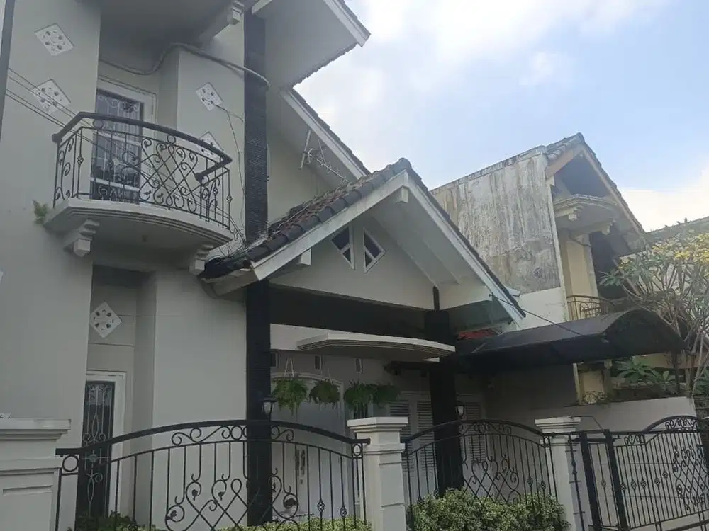 Rumah Tinggal 2 Lantai Lokasi Strategis di Condong Catur Depok Sleman