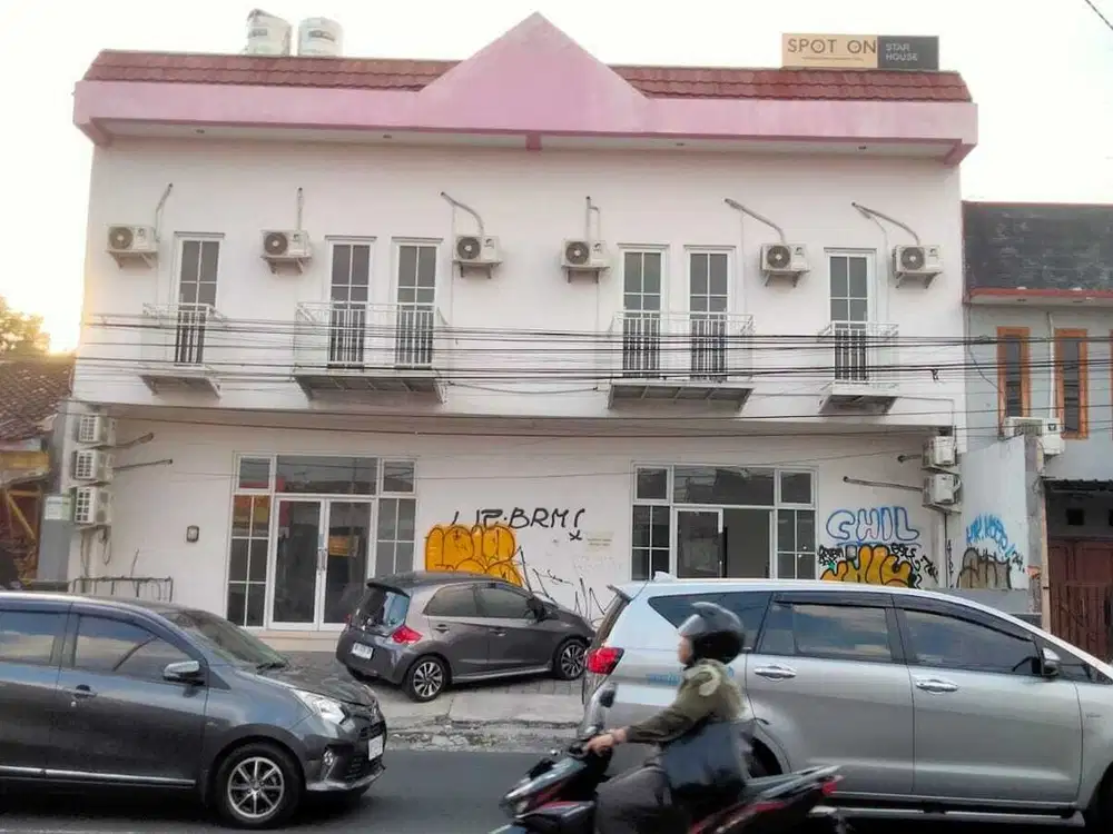 Jual ruko 2 lantai plus rooftop di jl monjali sinduadi mlati sleman