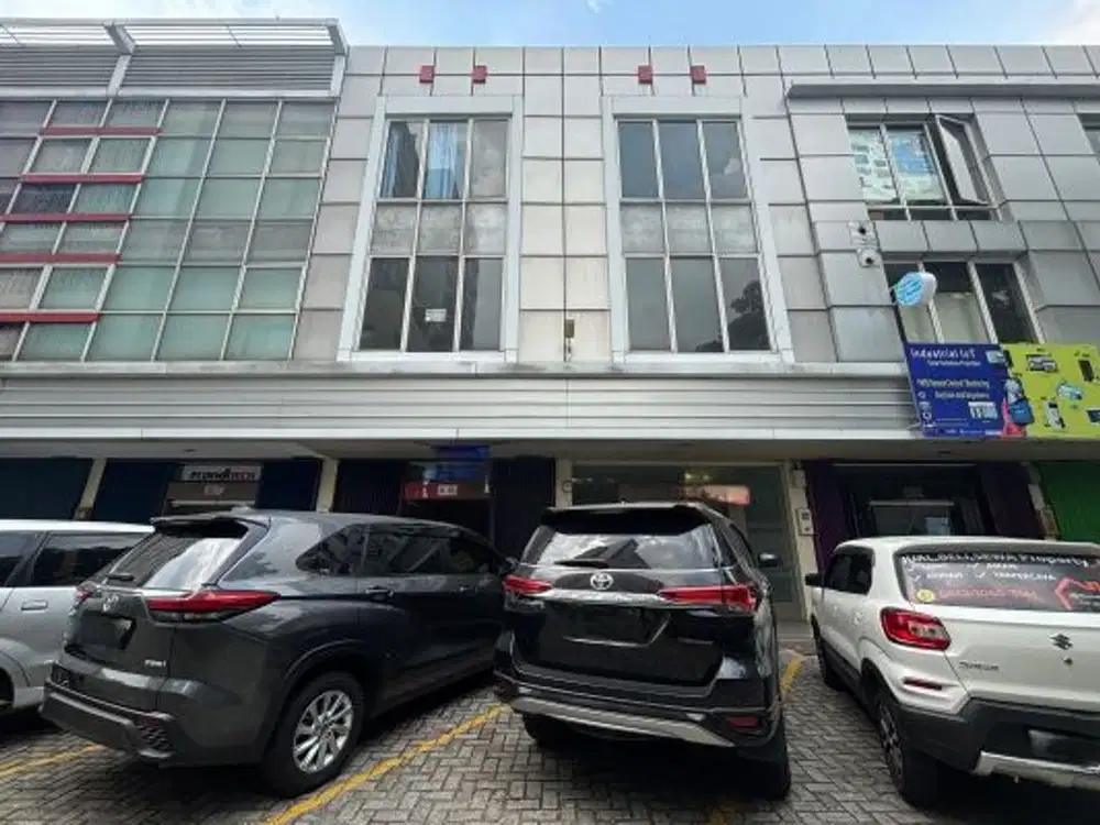 Disewakan Ruko Gandeng CBD, 3 Lantai  Luas Bangunan 332m2 Cikarang