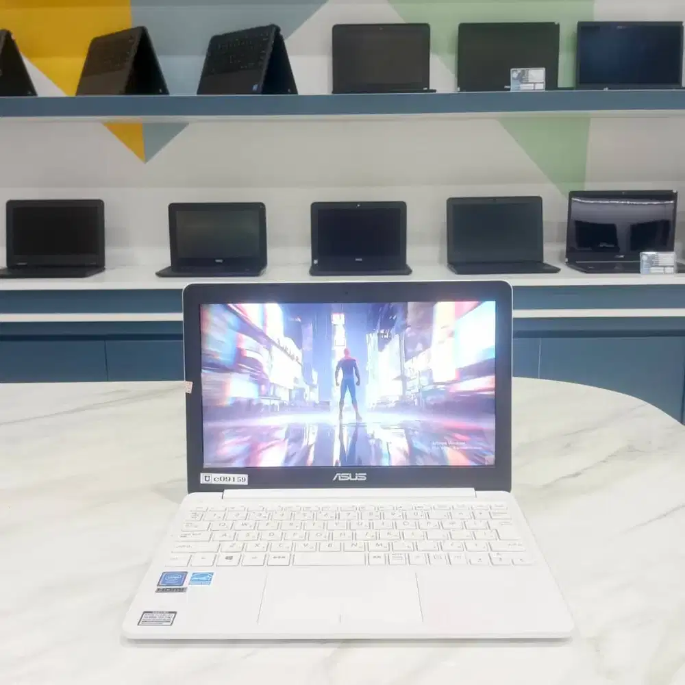 [AS10] Laptop Pelajar Intel Nseries 4GB SSD 12inch Kamera Jernih