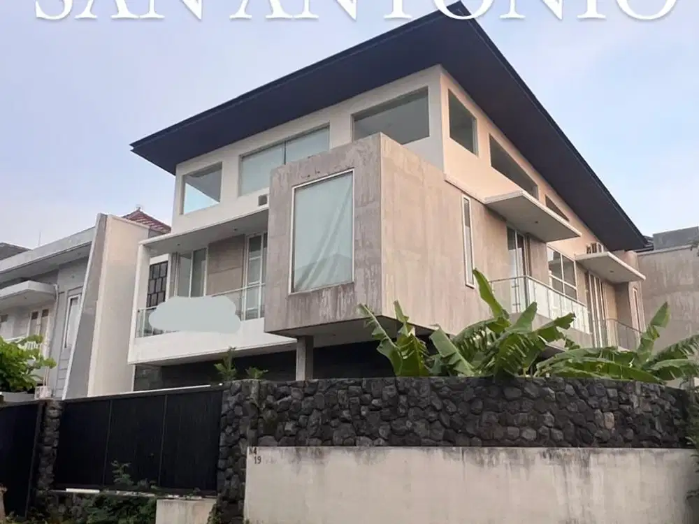 RUMAH SAN ANTONIO HOOK PAKUWON CITY SURABAYA TIMUR
