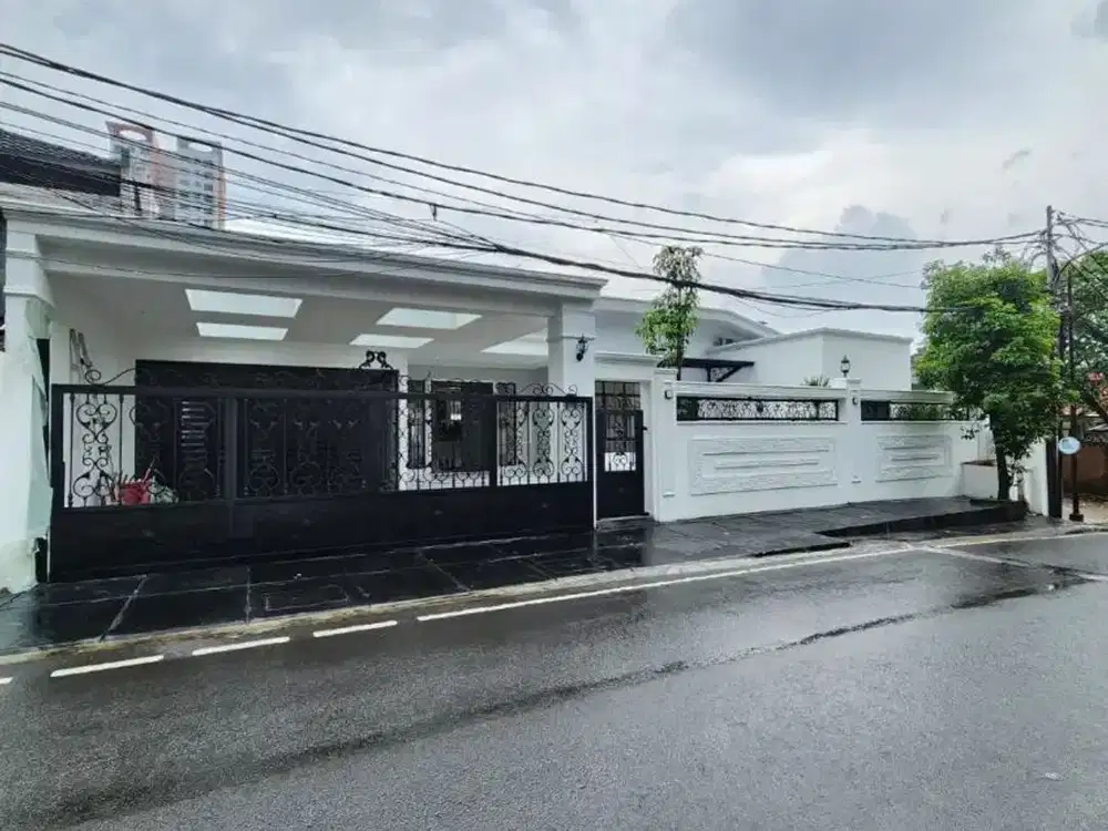 Rumah Putih Cantik Menarik 15M-an Brand New Di Dekat Citos Jaksel