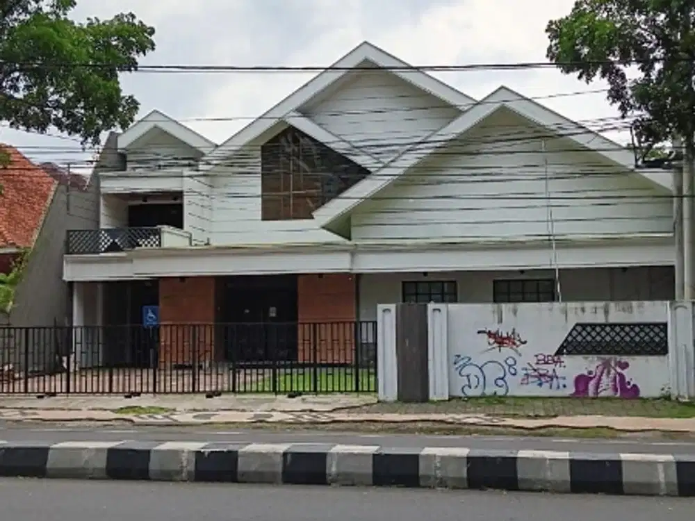 Disewakan Rumah usaha ex kantor bromo ijen malang