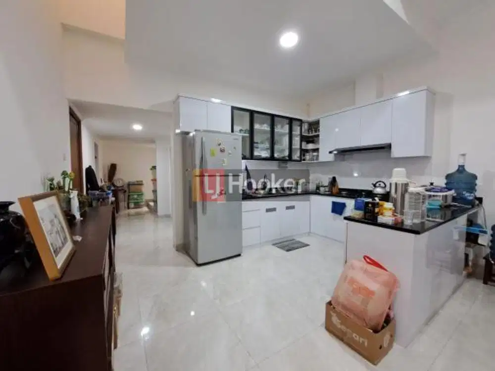 RUMAH HUK, BANGUNAN BARU DI SUMMAGUNG KELAPA GADING