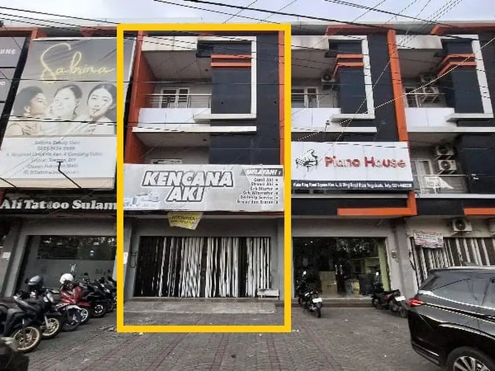 Disewakan Ruko 3 Lantai Lokasi Strategis Depan Pakuwon Mall