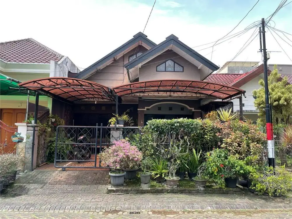 Dijual Rumah Araya Malang 2 Lantai Dekat Plaza Araya 2,5M Nego