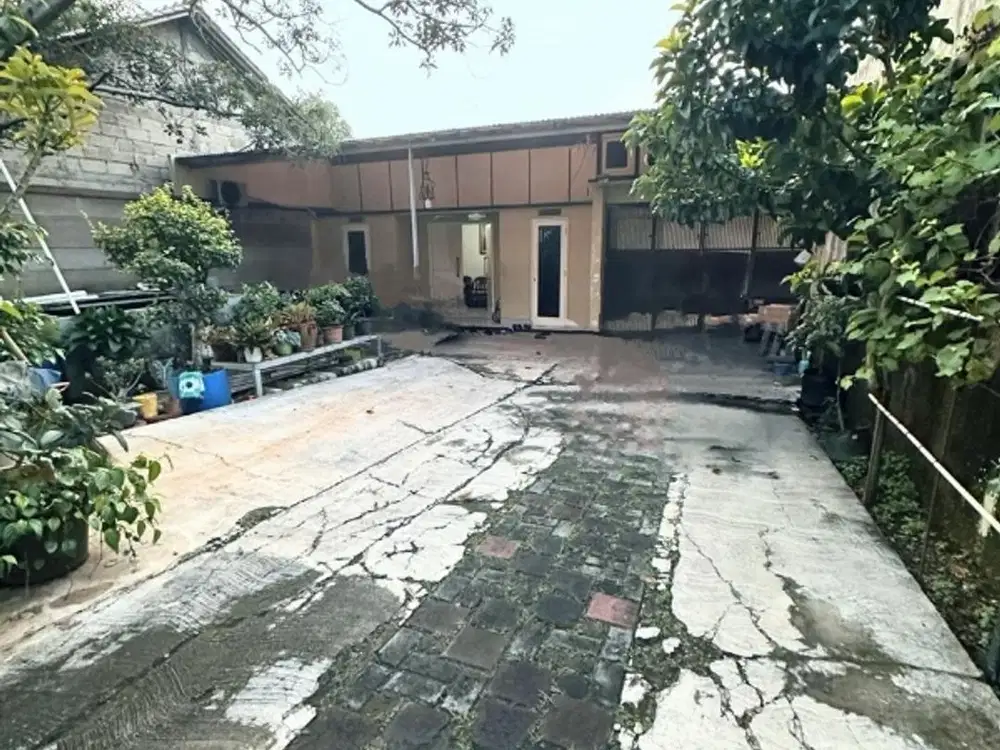 Rumah  Strategis untuk usaha di Ciater Serpong