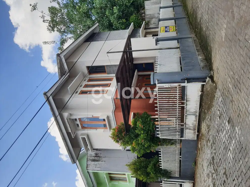 Rumah Minimalis 2 Lantai Lokasi Asri - AR