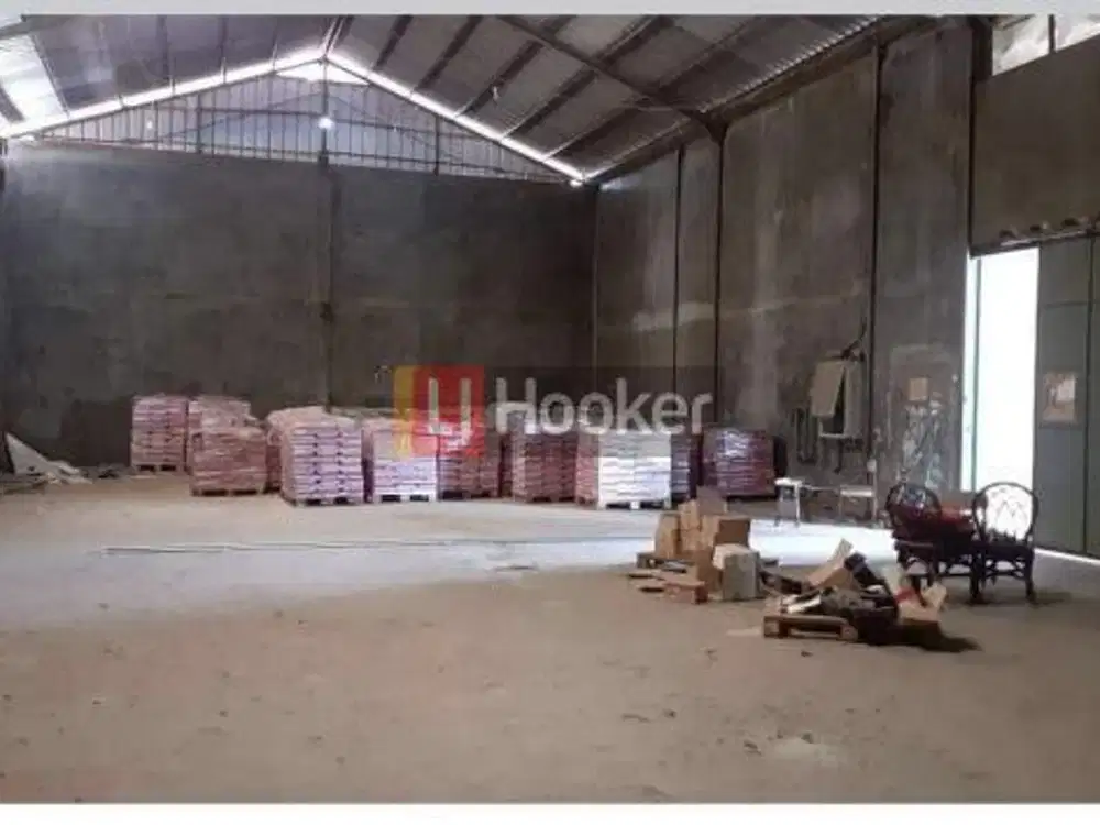 GUDANG DI JALAN CIPINANG AREA JAKARTA TIMUR