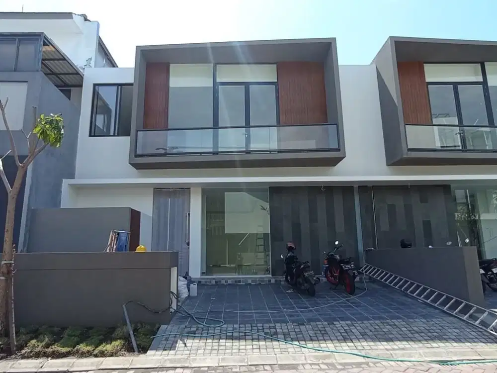 Paling Cepat Laku !! Dijual Rumah Dian Istana Baru Gress !!!