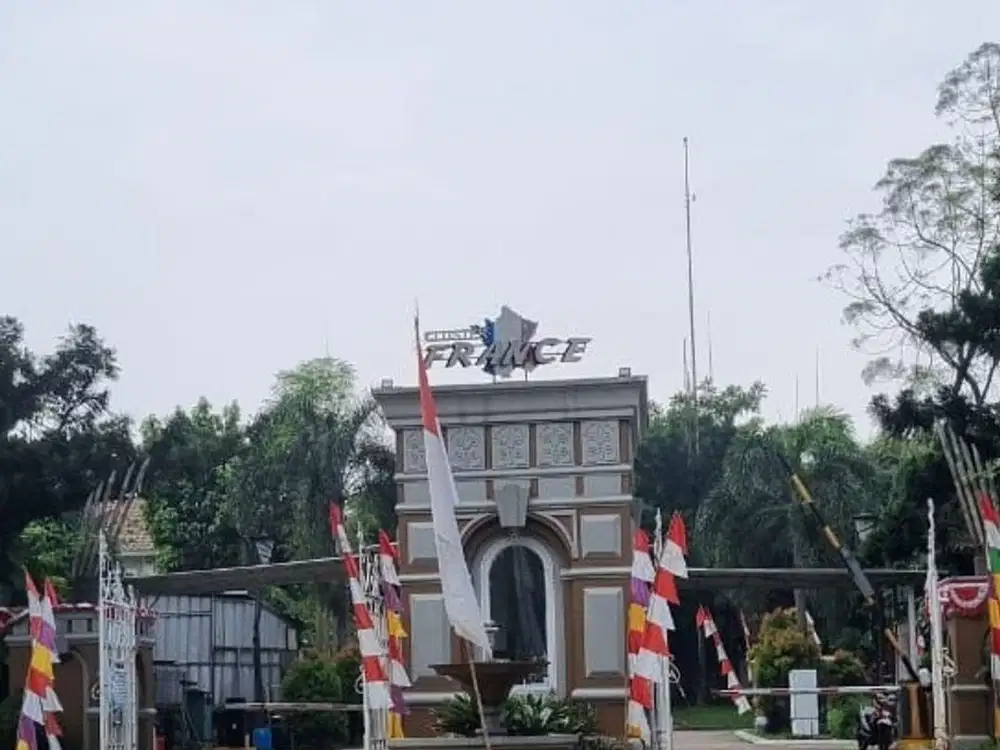 Rumah murah di Telaga Golf Sawangan Cluster France