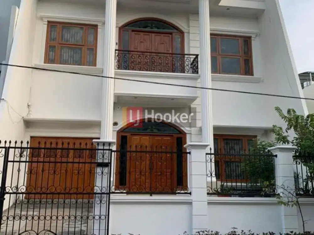 RUMAH  DI VILLA PERMATA GADING AREA KELAPA GADING JAKARTA UTARA