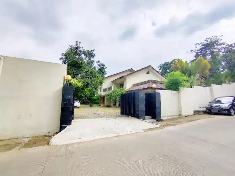 Rumah Bebas Banjir 2 Lt Ruang Lega Parkir Luas 19M-an Di Kemang Jaksel