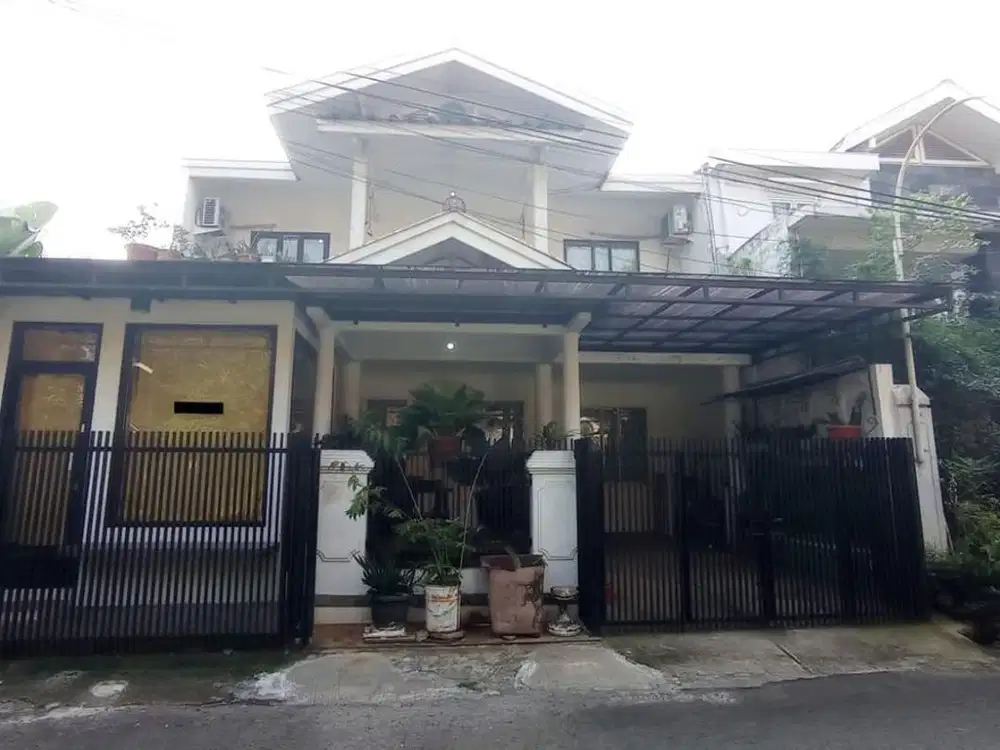 Rumah Dijual Rumah 2 1/2 lantai di Sektor 2 - Bintaro, Jakarta Selatan