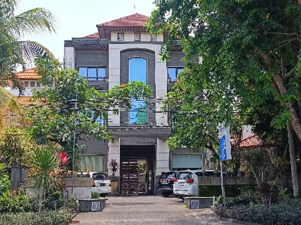 Gedung Strategis Cok Agung Tresna Renon Denpasar Bali