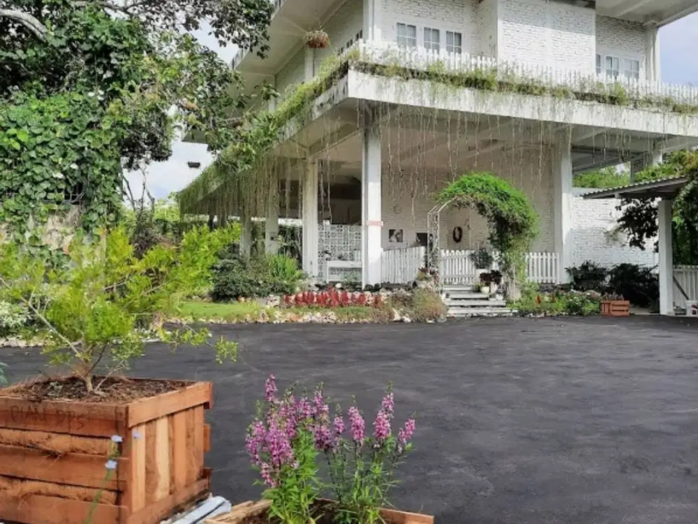 Rumah Luas American Tropical Nusa Dua Bali