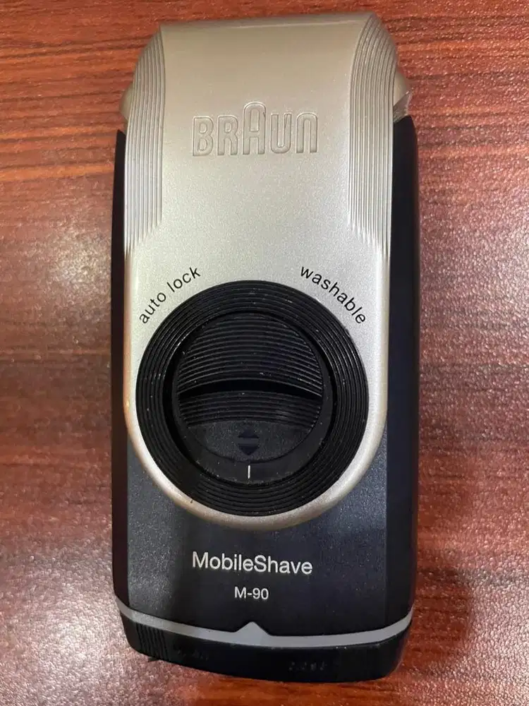 Menjual alat cukur kumis & jenggot Braun