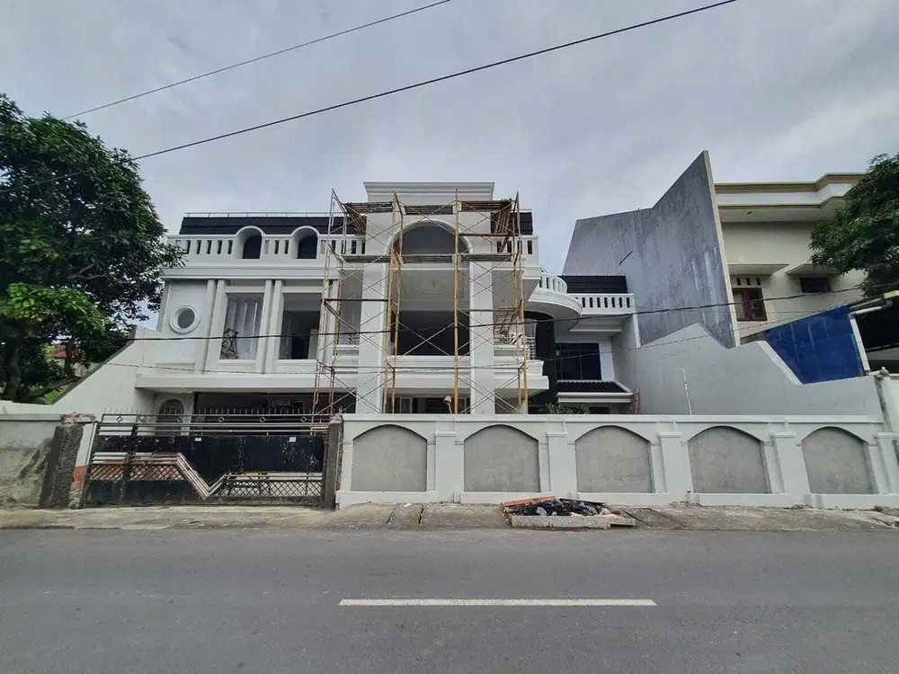 Rumah Baru Besar Mewah di Gatot Subroto Denpasar