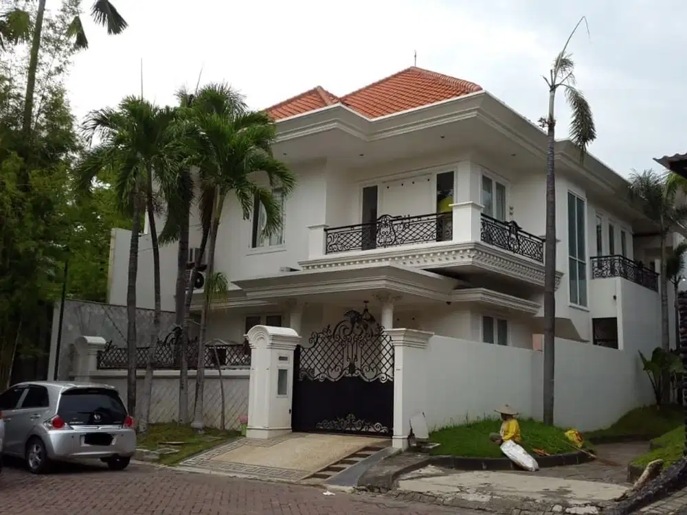 Dijual Rumah Mewah Classic Graha Famili