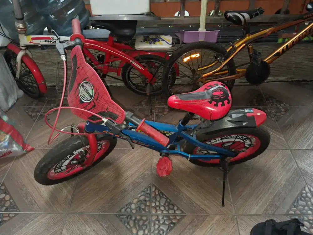 Dijual Sepeda Anak merk Elemen Spiderman