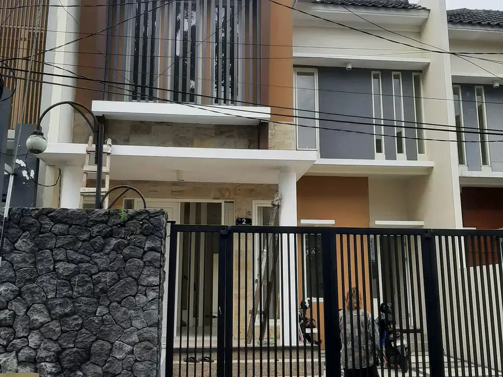 Disewakan rumah baru grees di tidar deket charis