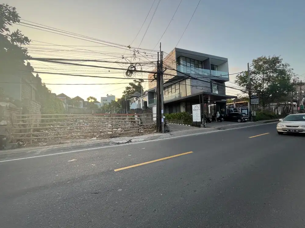 Tanah Komersial Jl Uluwatu Jimbaran dekat Sidewalk