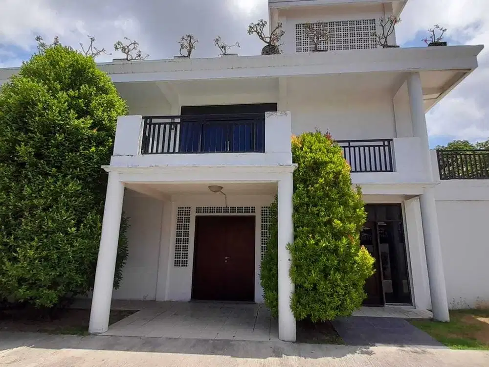 Rumah Bagus Halaman Luas di Denpasar Barat