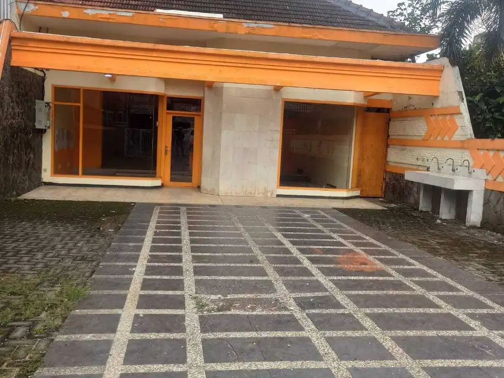 Dijual rumah usaha di 0 jln suhat soekarno hatta borobudur malang