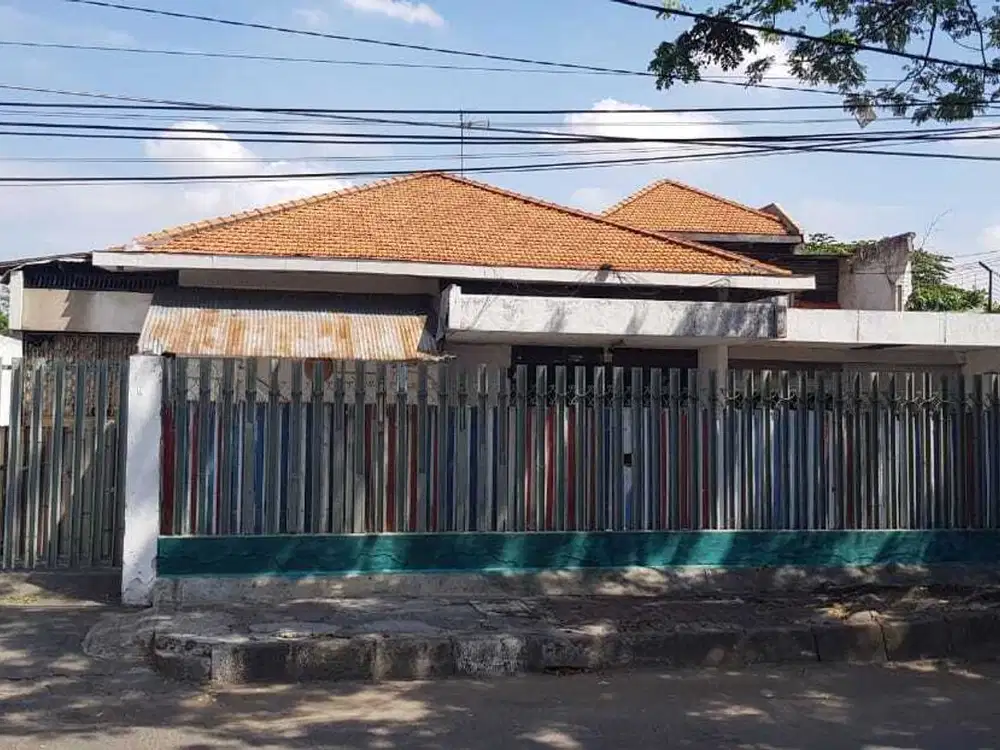 Dijual rumah di tengah pusat kota, jalan sam ratulangi, surabaya