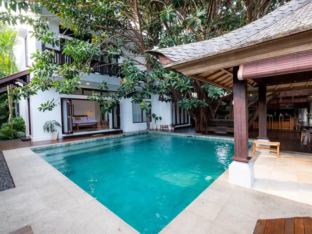 Modern Tropis Villa di Pantai Berawa Canggu