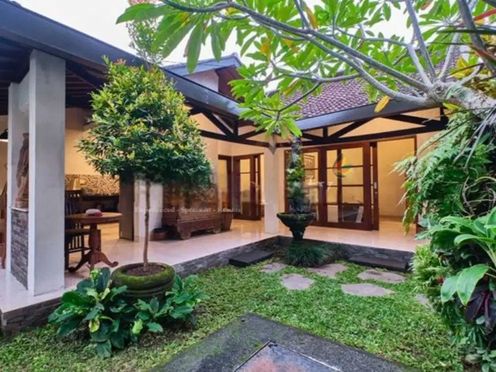Villa Tropis Balinese di Kedewatan Ubud