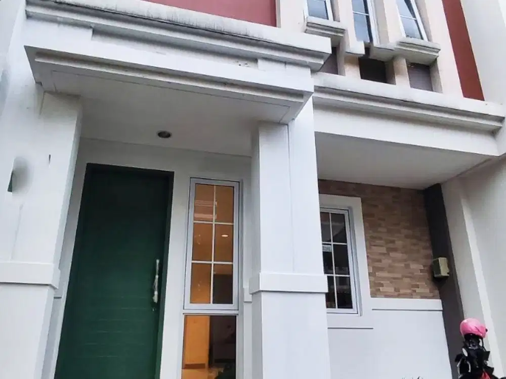 Dijual Cepat /BU Turun Harga 1.650M nego, Rumah Cantik hook ,SAVIA BSD